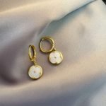 Four-leaf clover shell hypoallergenic titanium earrings