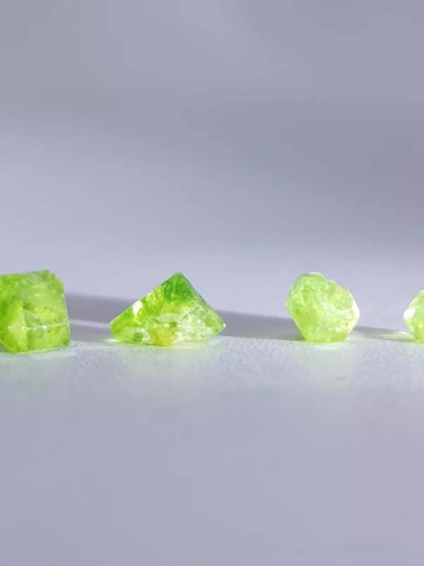 green garnet raw
