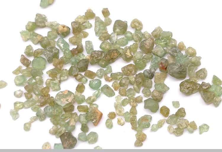 green garnet raw stone