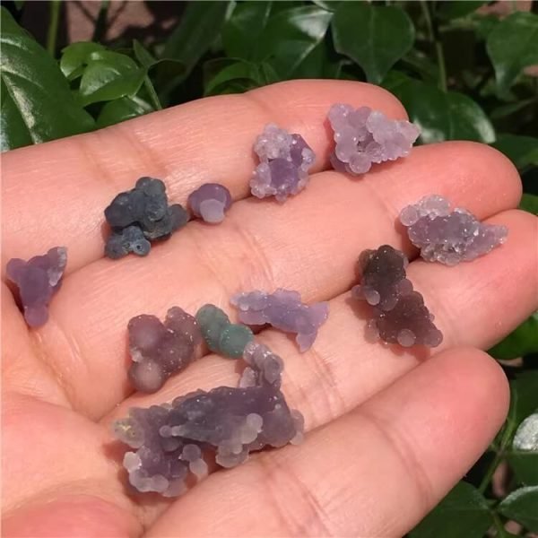 natural tumbled grape agate