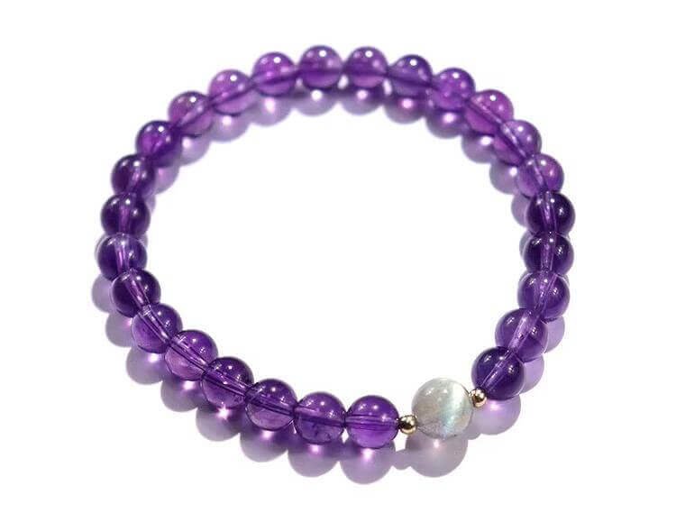 purple amethyst gemstone bracelet details